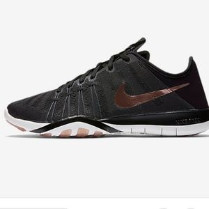 Nike free runs T6